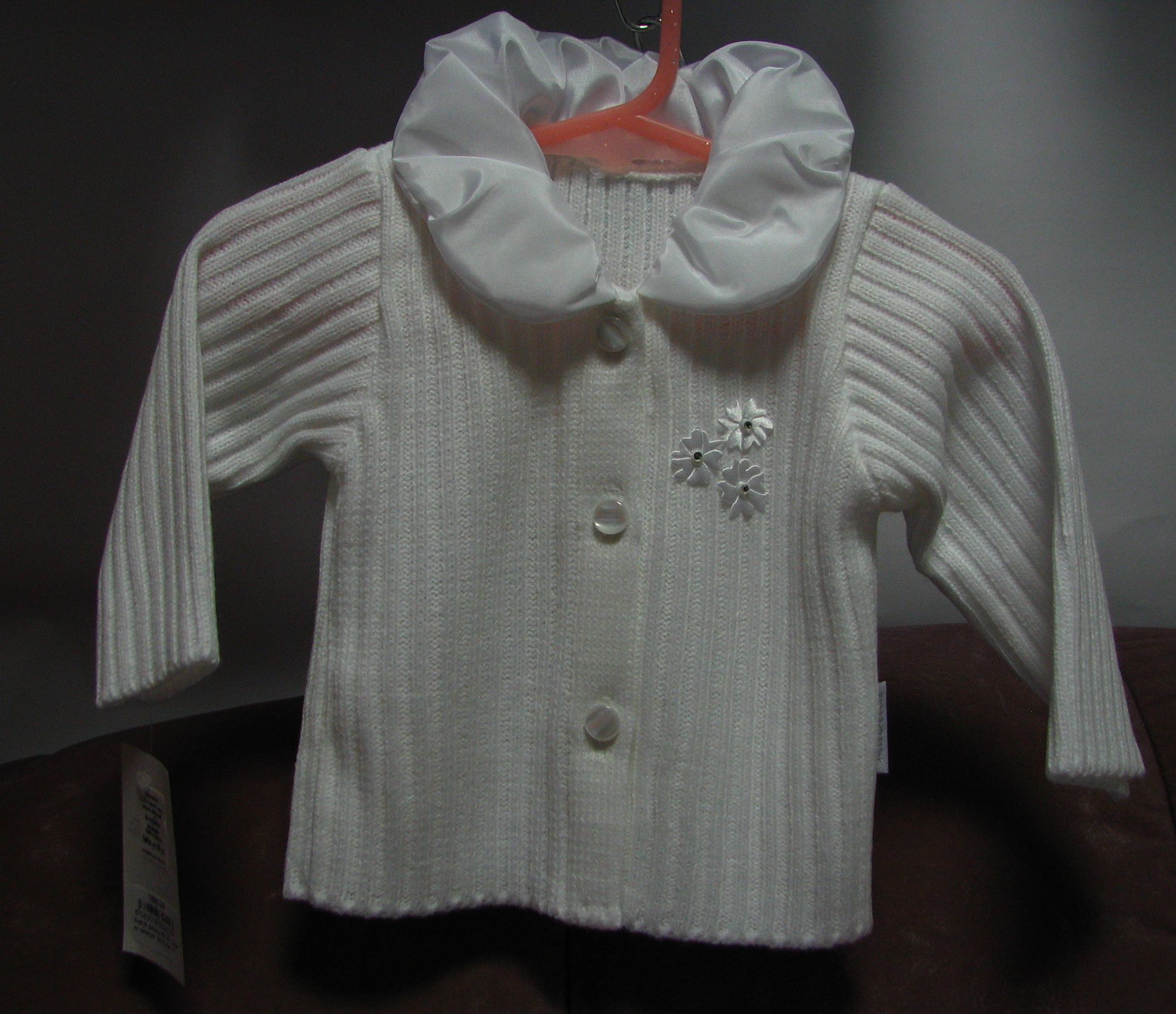 Svetrík RB 351 white biela saténový golier Ela 68 3493