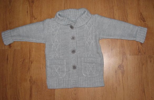 Svetrík JM 393 grey šedá v predu na gombíky 110 3152