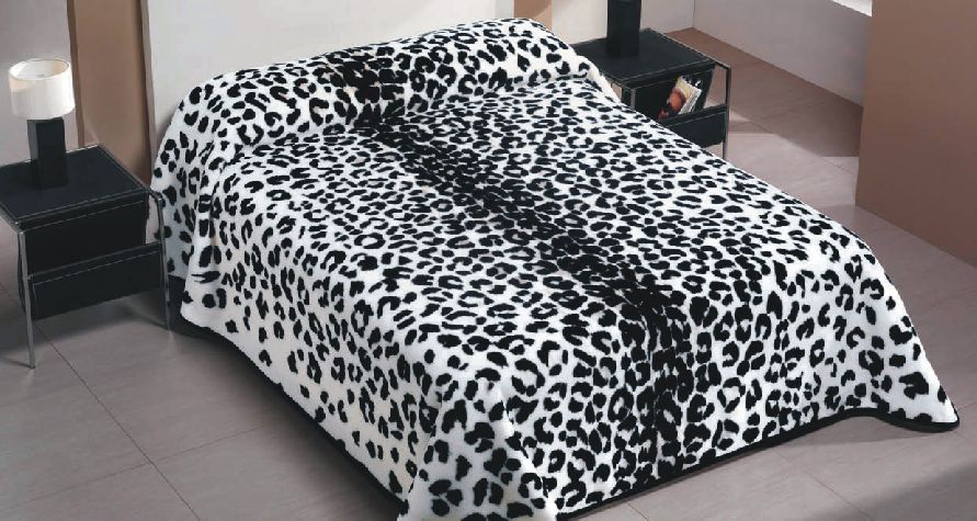 5077 220x240 19 black čierna deka 388