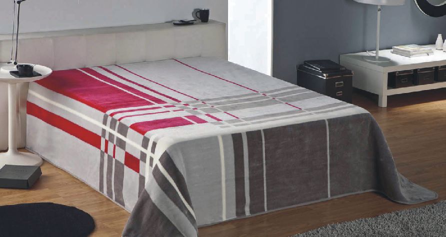 5352 220x240 27 red červená 4789