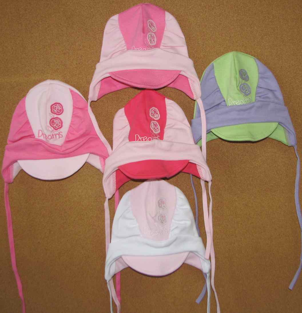 Čiapka 274 42-44 viazanie mix farieb jednofarebné s výšivkou 9172